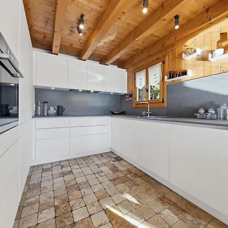 4-bedroom Mountain In By Guestlee Alpesi faház Verbier